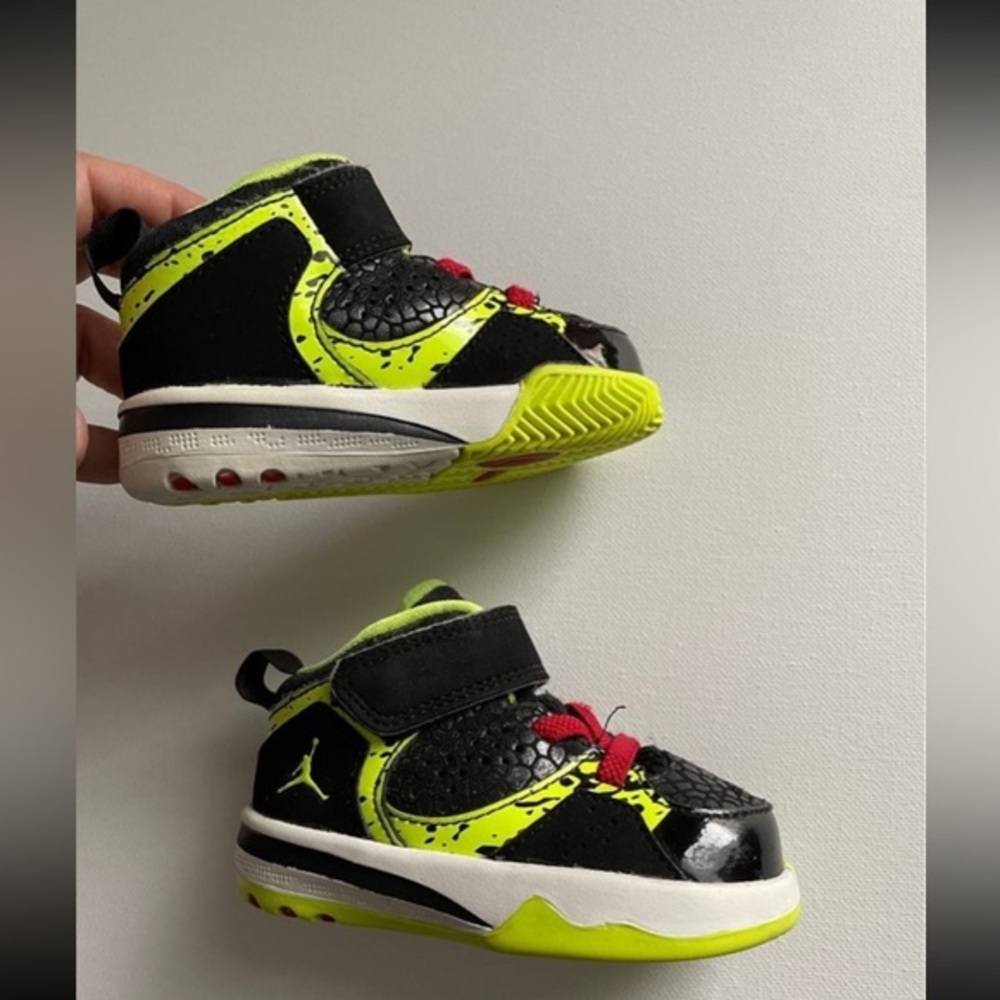 NIKE JORDAN BASKETBALL SHOES Toddler‎ size 4C - Picture 3 of 6
